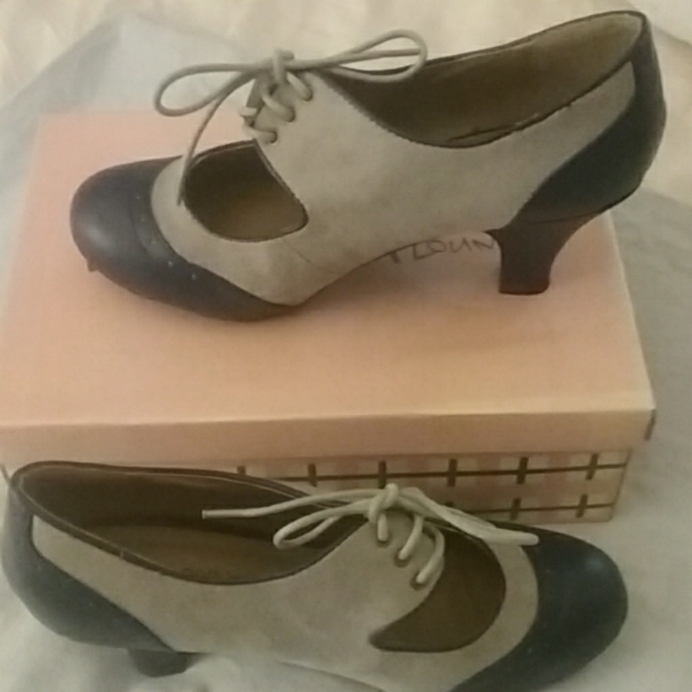 Modcloth - Wild Diva Lounge